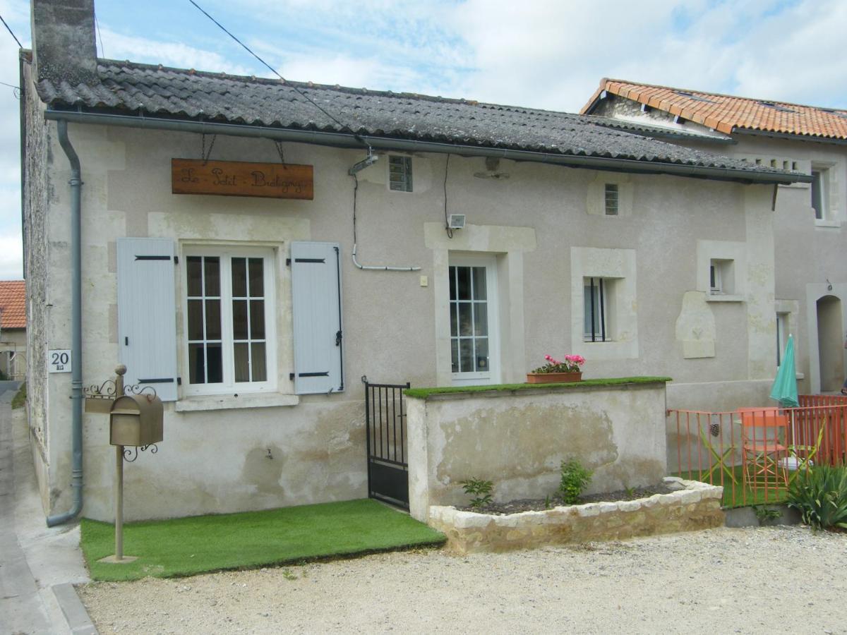 Le Petit Bretigny Guest House Beaumont  Exterior foto